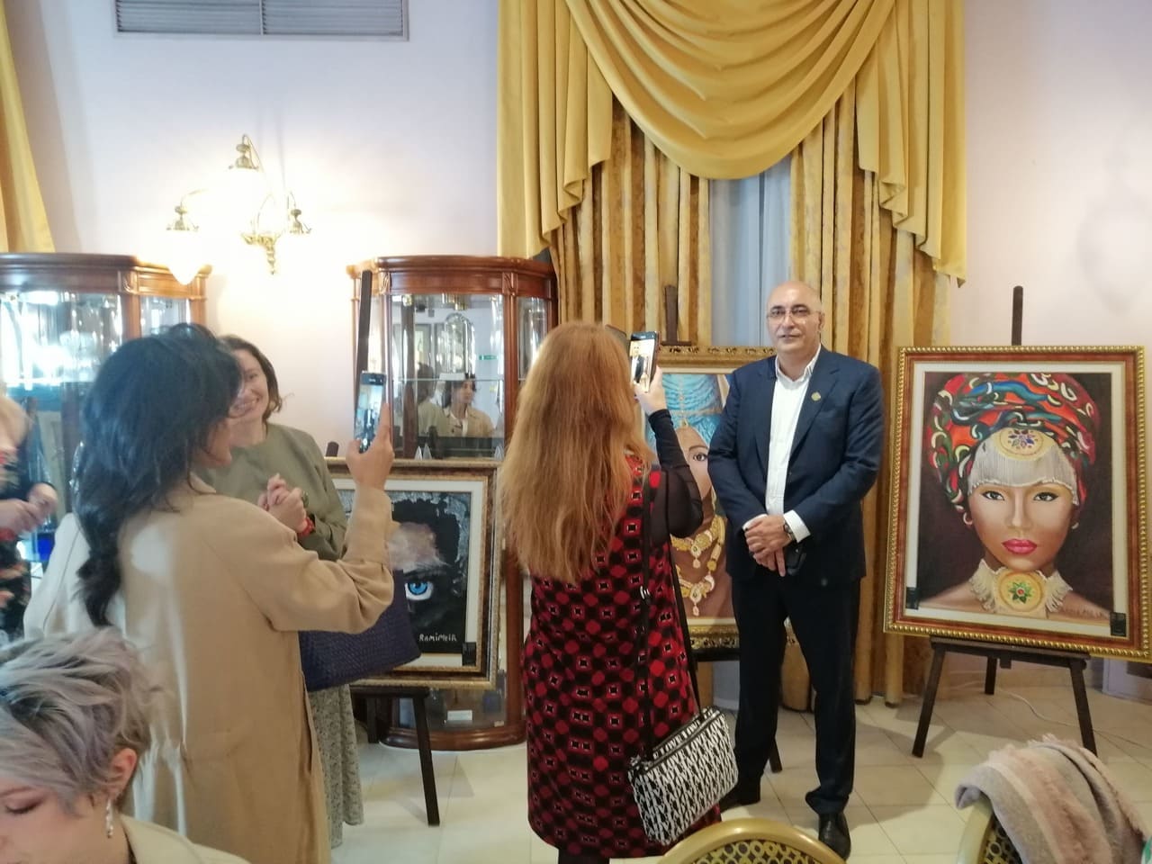 Рами Меир на выставке «Характер женщины» в рамках Дней итальянской культуры в Москве